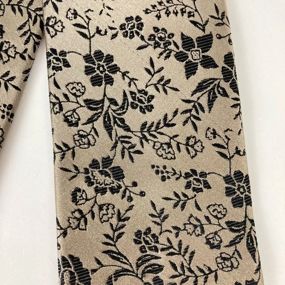 Bruno Piattelli 100% Silk Hand Made Necktie Tie Beige Tan and Black Floral Print - Picture 5 of 7